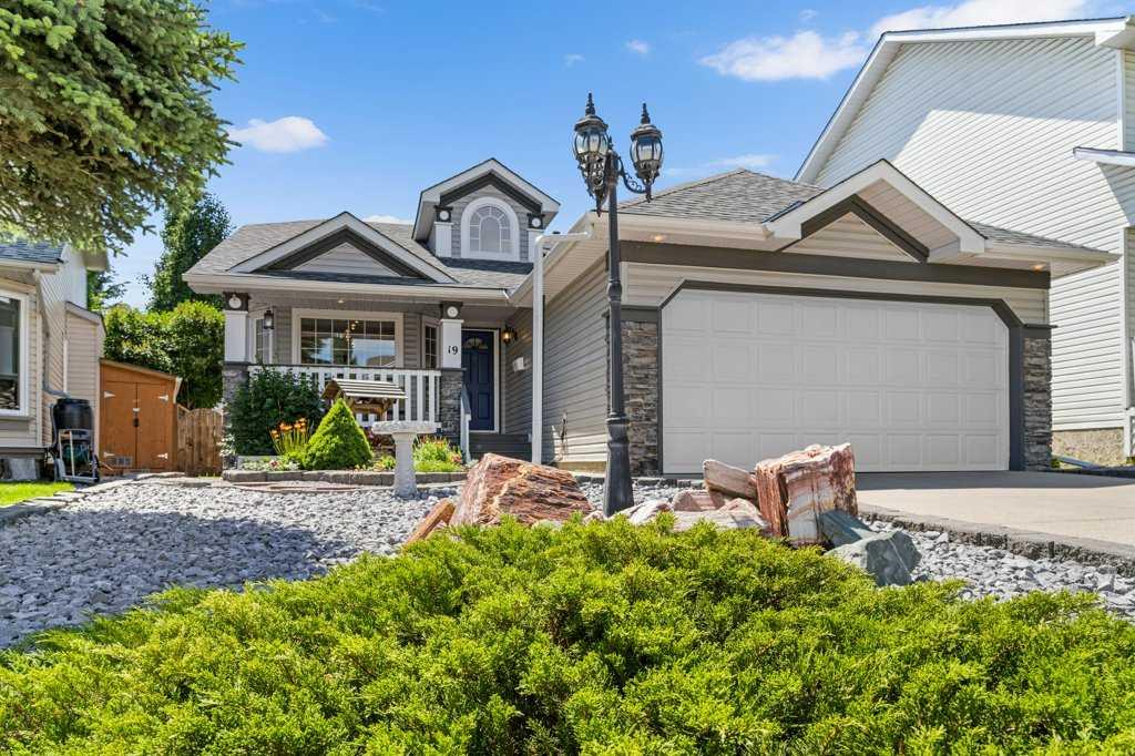 Picture of 19 Chaparral Link SE, Calgary Real Estate Listing
