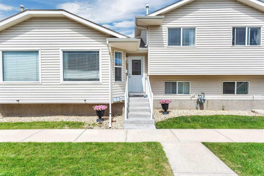 Picture of 6, 10 Harrison Road , Sylvan Lake Real Estate Listing