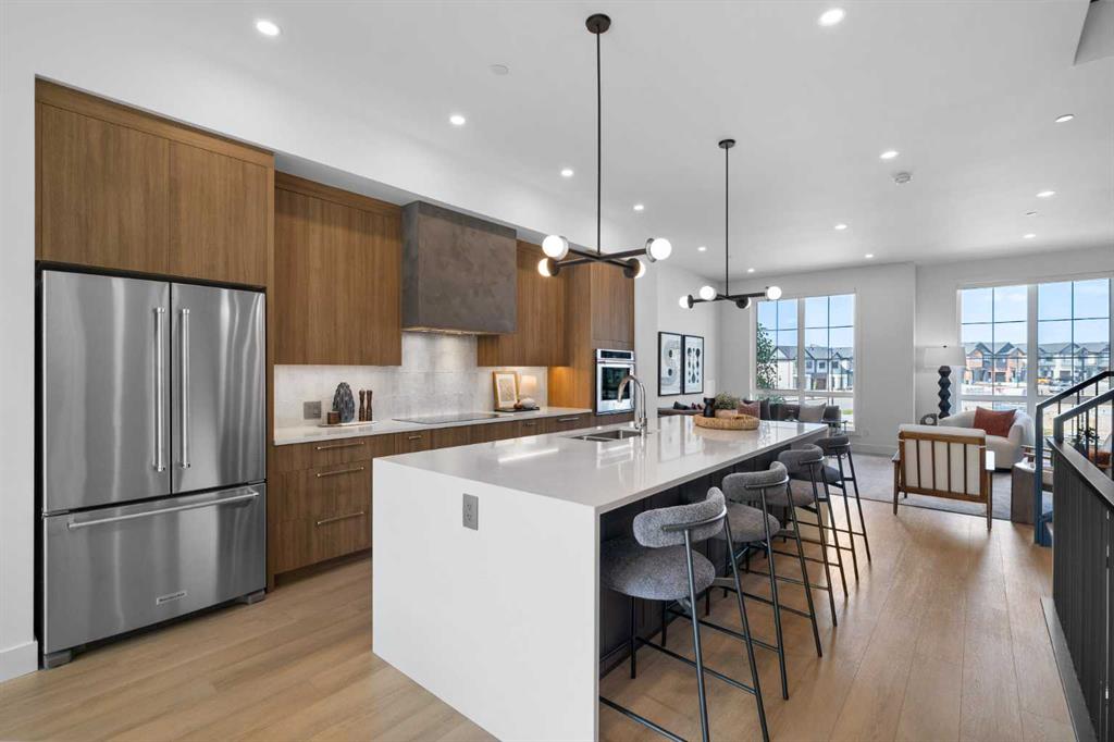 Picture of 12 Greenwich Heath NW, Calgary Real Estate Listing