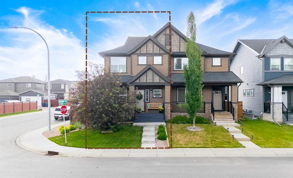 Picture of 157 MIDTOWN Court E, Airdrie Real Estate Listing