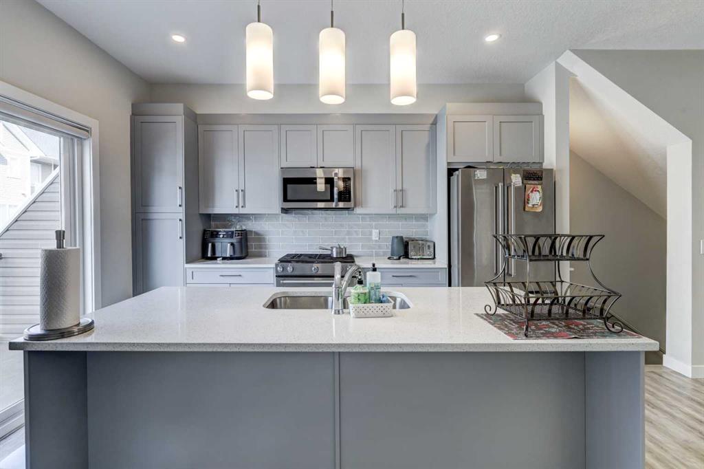 Picture of 476 Canals Crossing SW, Airdrie Real Estate Listing
