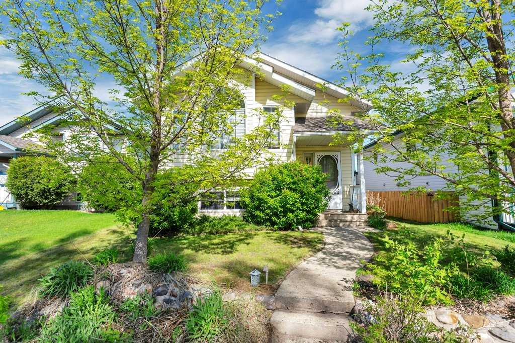 Picture of 40 Country Ridge Close , Lacombe Real Estate Listing