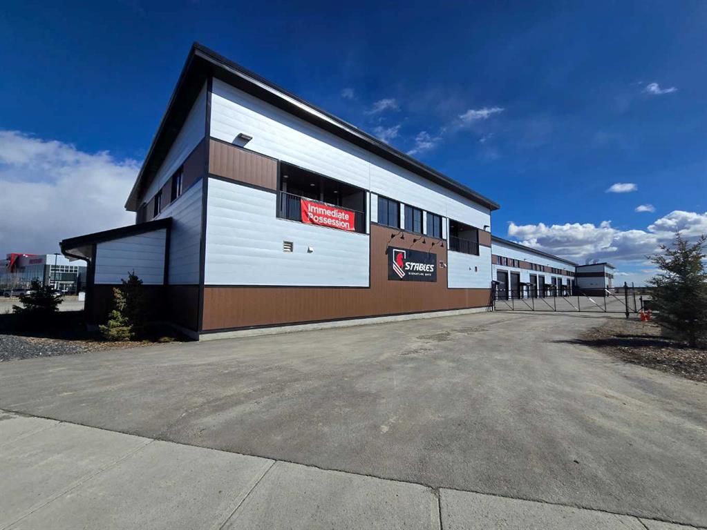 Picture of 209, 5 river heights Drive , Cochrane Real Estate Listing
