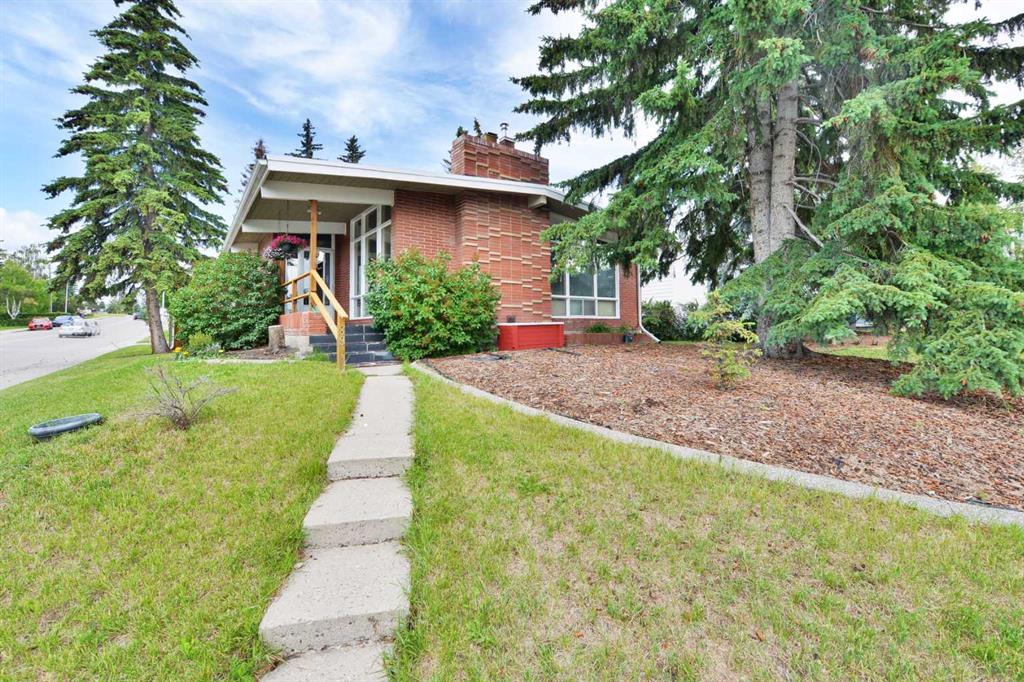 Picture of 89 Governor Drive SW, Calgary Real Estate Listing