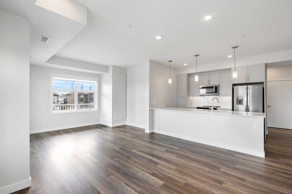 Picture of 202, 255 Les Jardins Park SE, Calgary Real Estate Listing