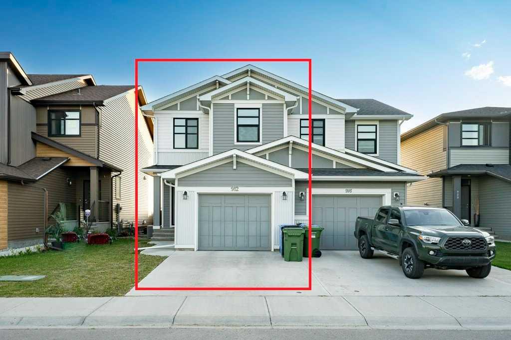 Picture of 912 Seton Circle SE, Calgary Real Estate Listing