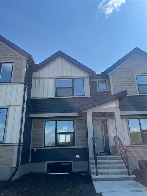 Picture of 918 Wolf Willow Boulevard SE, Calgary Real Estate Listing