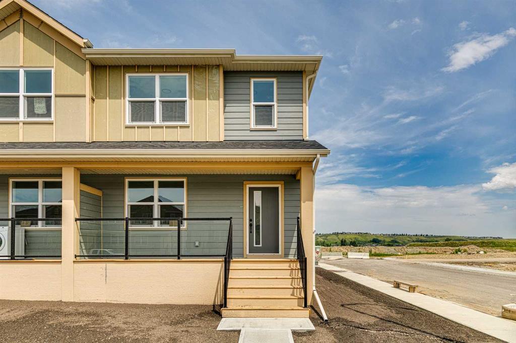 Picture of 842 Wolf Willow Boulevard SE, Calgary Real Estate Listing