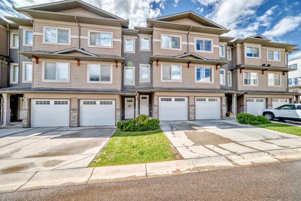 Picture of 528 Sage Hill Grove NW, Calgary Real Estate Listing
