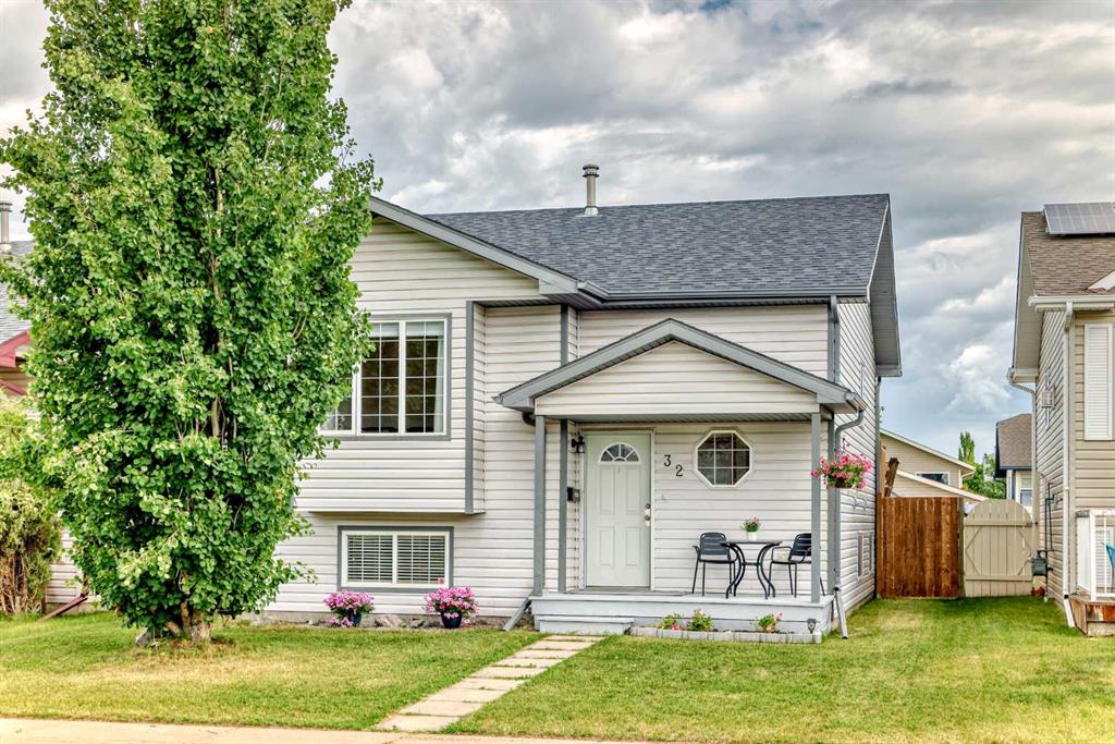Picture of 32 Dynes Street , Red Deer Real Estate Listing