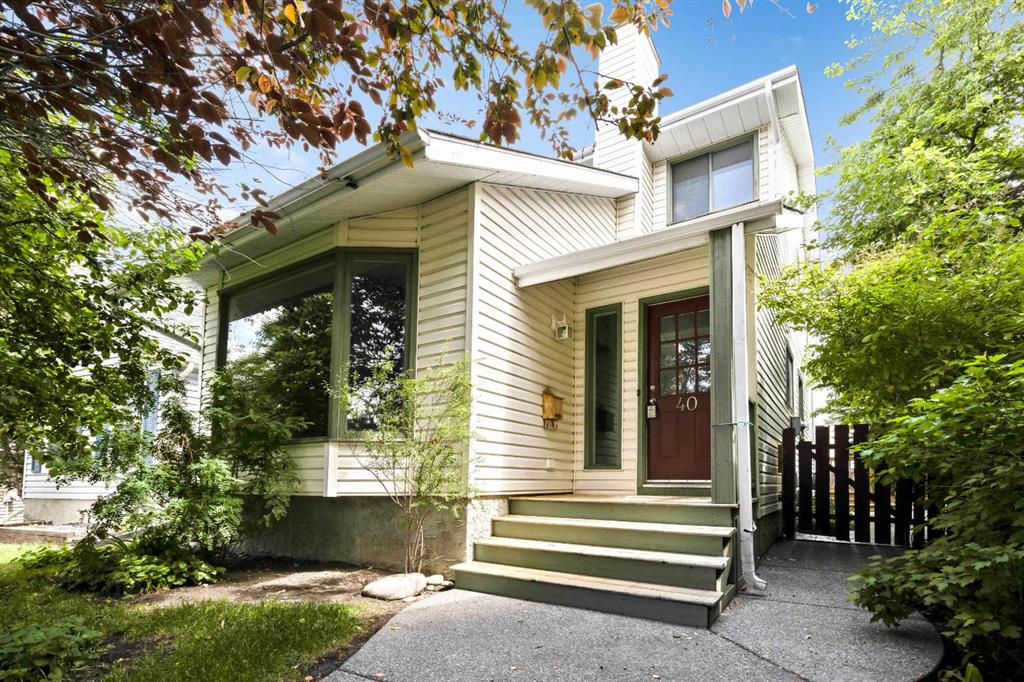 Picture of 40 Gleneagle Place SW, Calgary Real Estate Listing