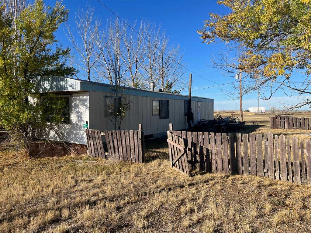 Picture of 433 2 Street , Suffield Real Estate Listing