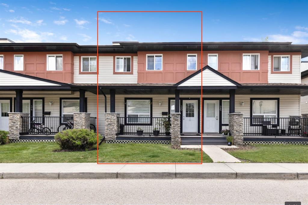 Picture of 30 Eversyde Common SW, Calgary Real Estate Listing