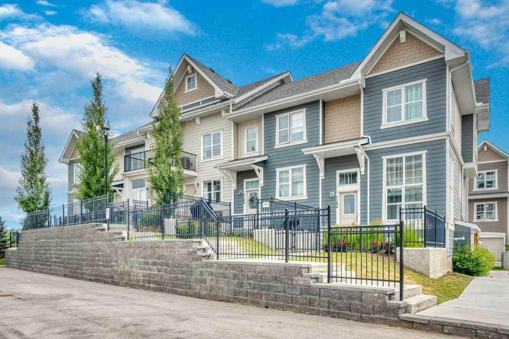 Picture of 1108 Cranbrook Walk SE, Calgary Real Estate Listing