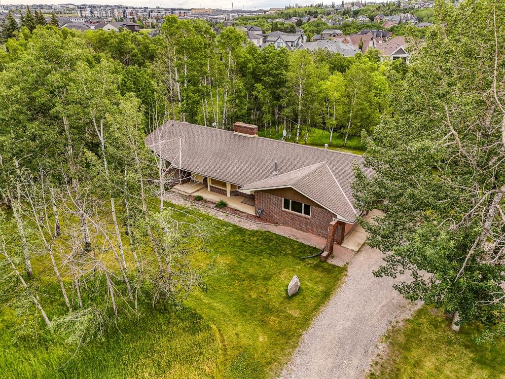 Picture of 2758 85 Street SW, Calgary Real Estate Listing