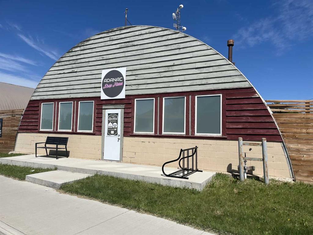 Picture of 512 Centre Street SE, High River Real Estate Listing