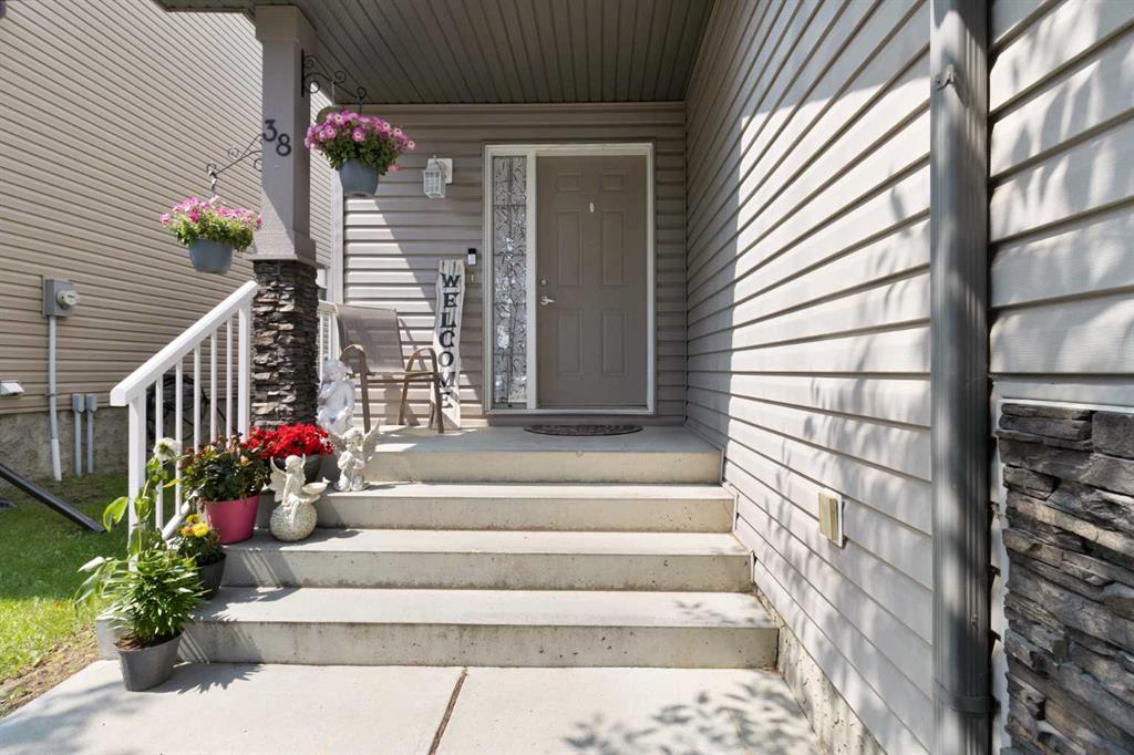 Picture of 38, 85 Spruce Village Drive W, Spruce Grove Real Estate Listing