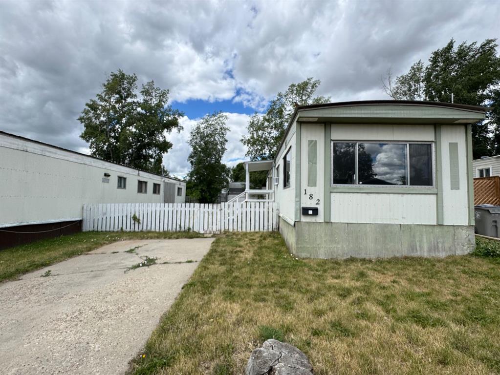 Picture of 182, 4000 13 Avenue SE, Medicine Hat Real Estate Listing