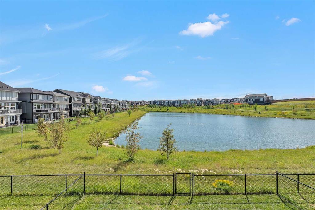 Picture of 30 Carringsby Landing NW, Calgary Real Estate Listing