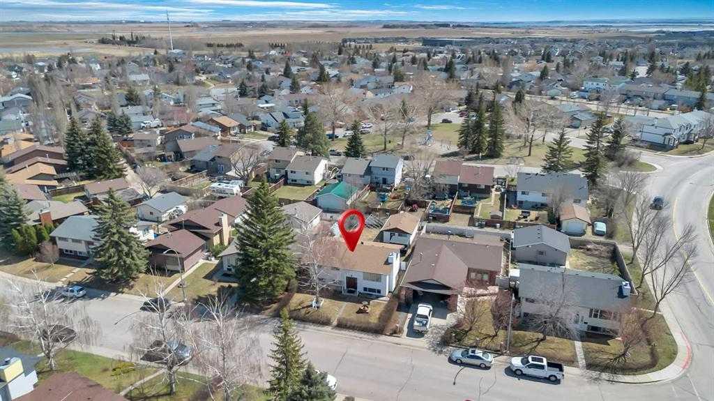 Picture of 5 Maple Leaf Road , Strathmore Real Estate Listing