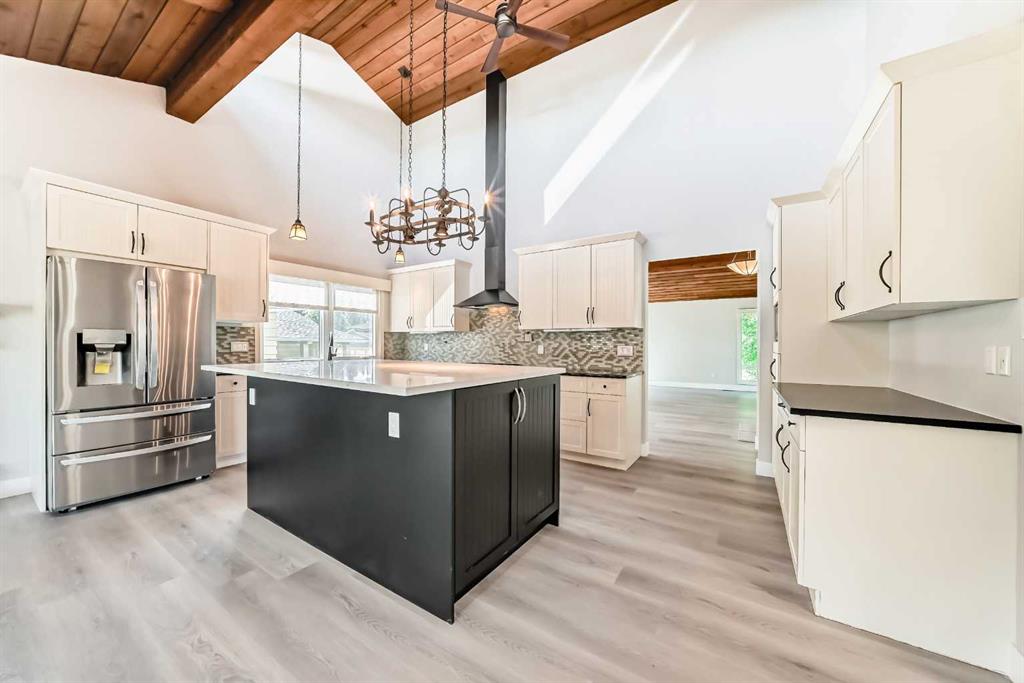 Picture of 3020 Palliser Drive SW, Calgary Real Estate Listing
