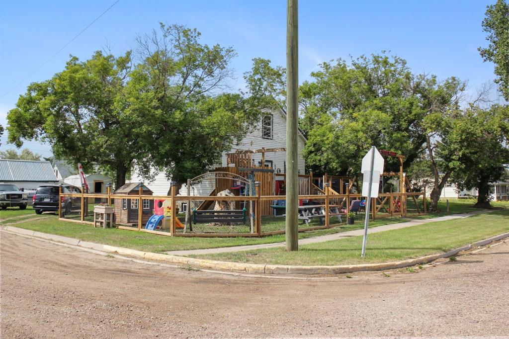 Picture of 4904 50 Street , Lougheed Real Estate Listing