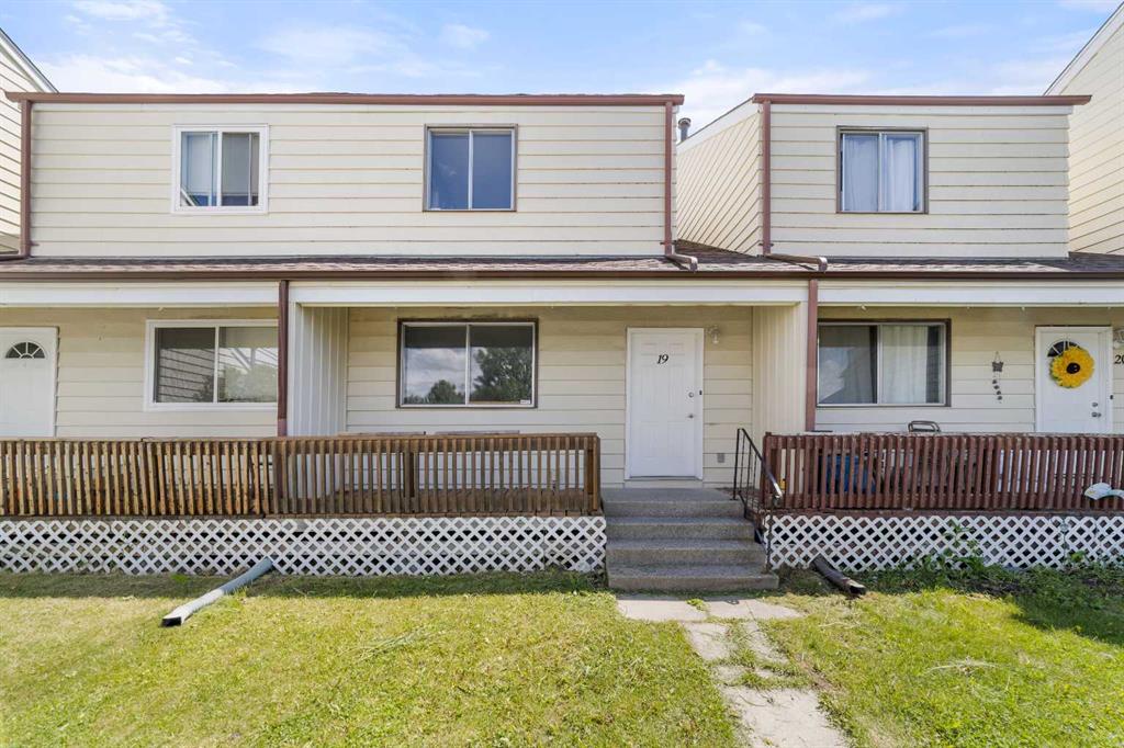 Picture of 19 Princess Petra Avenue N, Didsbury Real Estate Listing