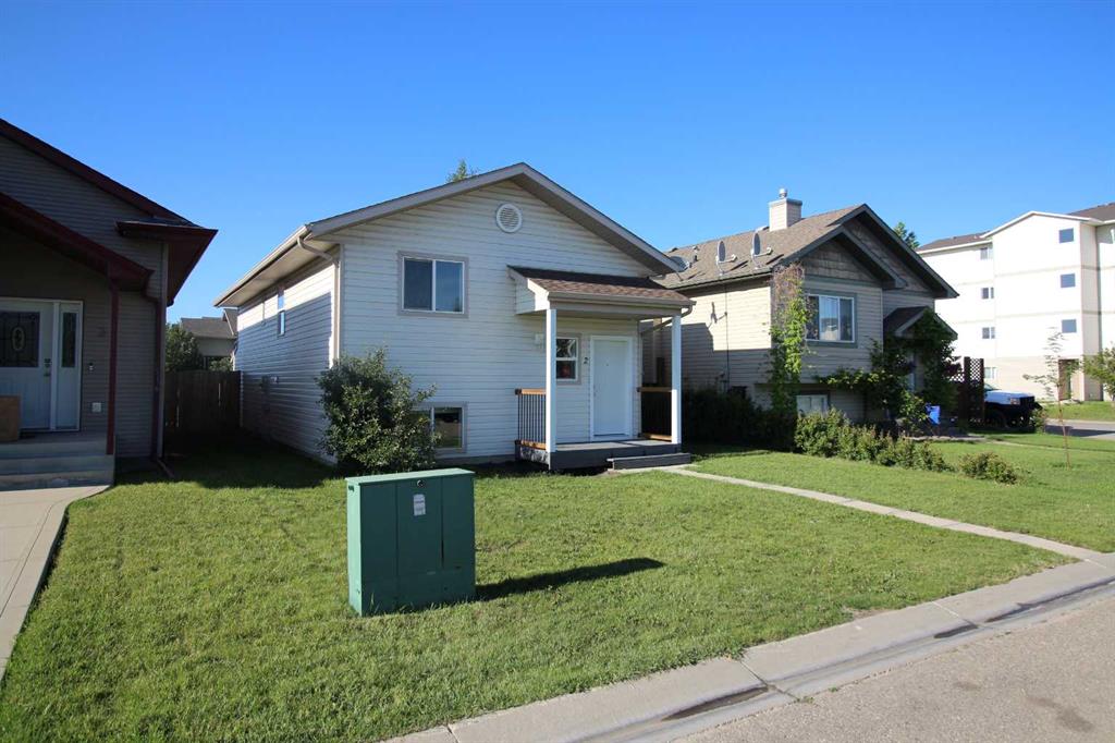 Picture of 2 Hansen Close , Sylvan Lake Real Estate Listing