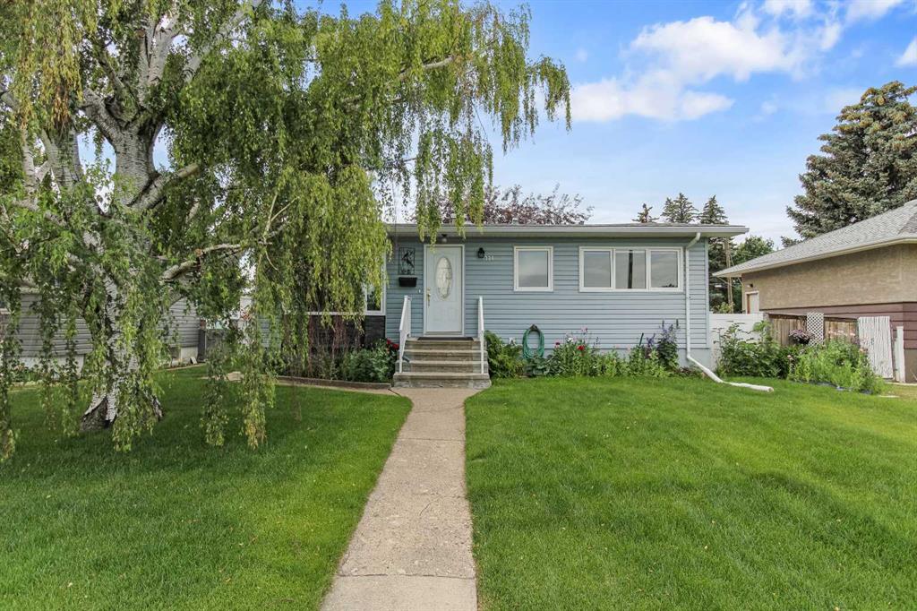 Picture of 734 10 Street N, Lethbridge Real Estate Listing