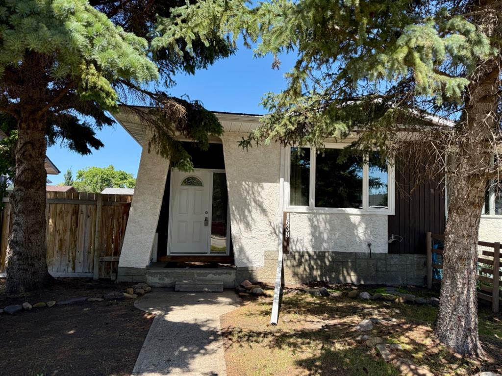Picture of 1638 5A Avenue , Wainwright Real Estate Listing