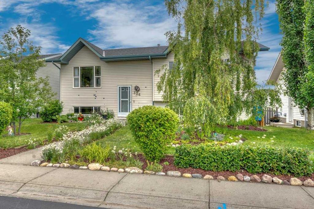 Picture of 325 Strathford Boulevard , Strathmore Real Estate Listing
