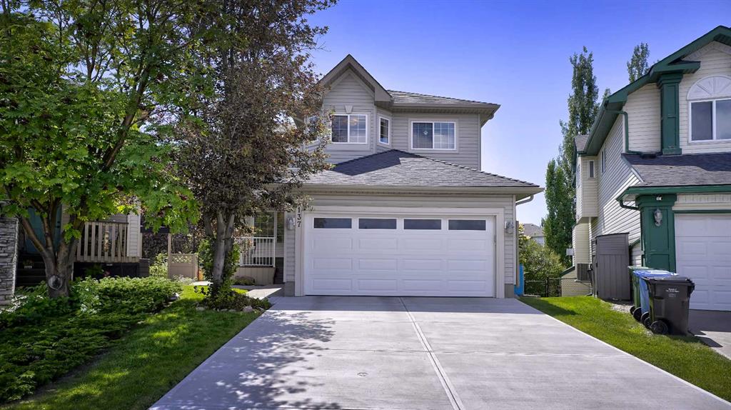 Picture of 137 Douglas Ridge Place SE, Calgary Real Estate Listing