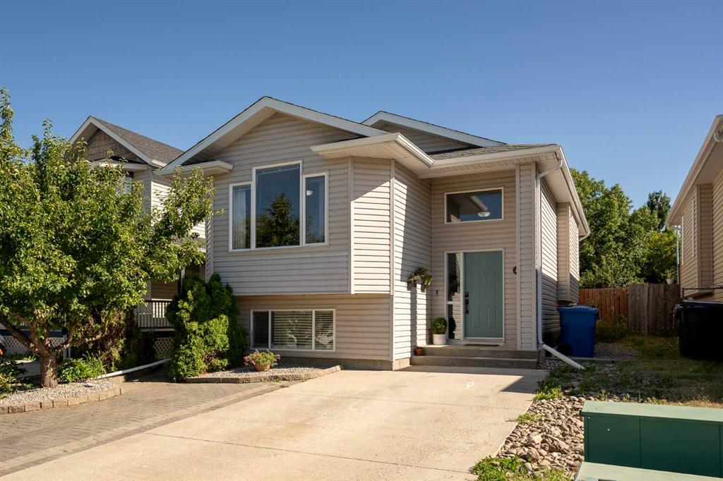 Picture of 469 Squamish Lane W, Lethbridge Real Estate Listing