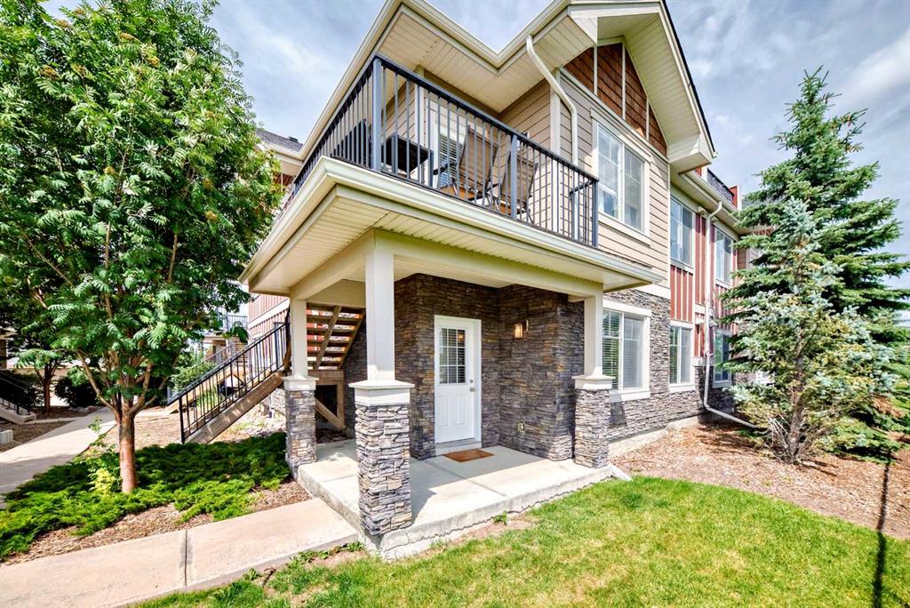 Picture of 5, 59 West Coach Manor SW, Calgary Real Estate Listing