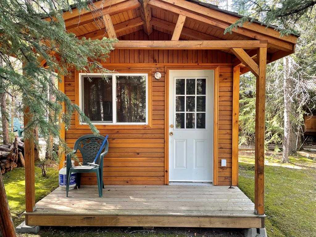 Picture of 111 & 112, 200 4 Avenue SW, Sundre Real Estate Listing