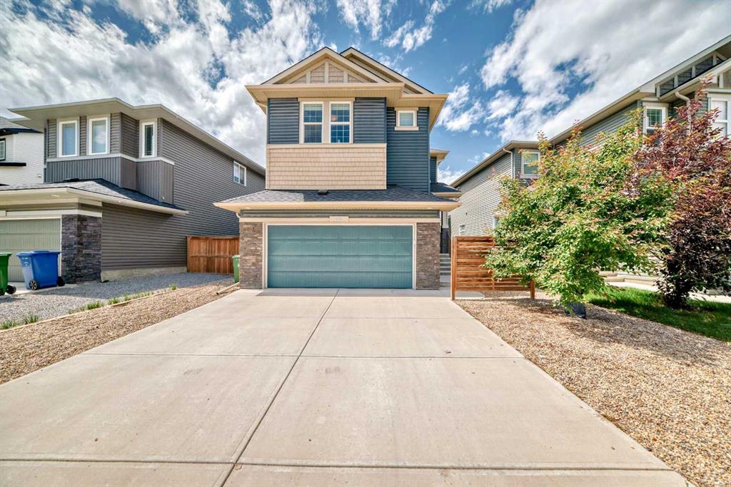 Picture of 68 Evansglen Circle NW, Calgary Real Estate Listing