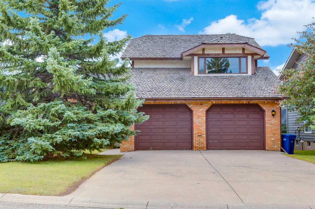 Picture of 4 Edgepark Mews NW, Calgary Real Estate Listing