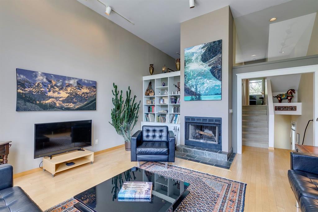 Picture of 2022 28 Avenue SW, Calgary Real Estate Listing