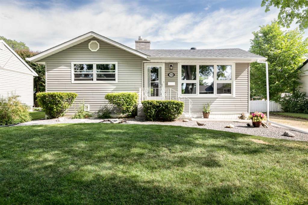 Picture of 5720 49 Avenue , Lacombe Real Estate Listing