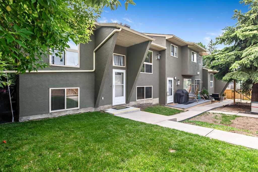 Picture of 1, 29 Poplar Avenue , Okotoks Real Estate Listing