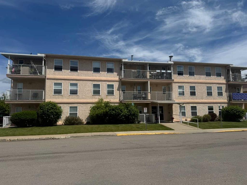 Picture of 208, 5026 49 Street , Olds Real Estate Listing