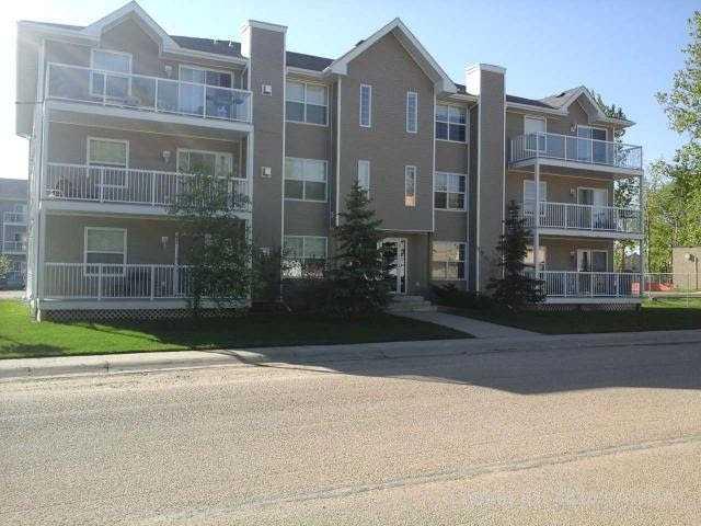 Picture of 102, 501 3 Street , Fox Creek Real Estate Listing