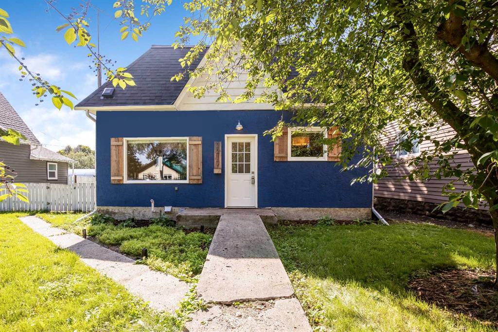 Picture of 2217 22 Street , Nanton Real Estate Listing