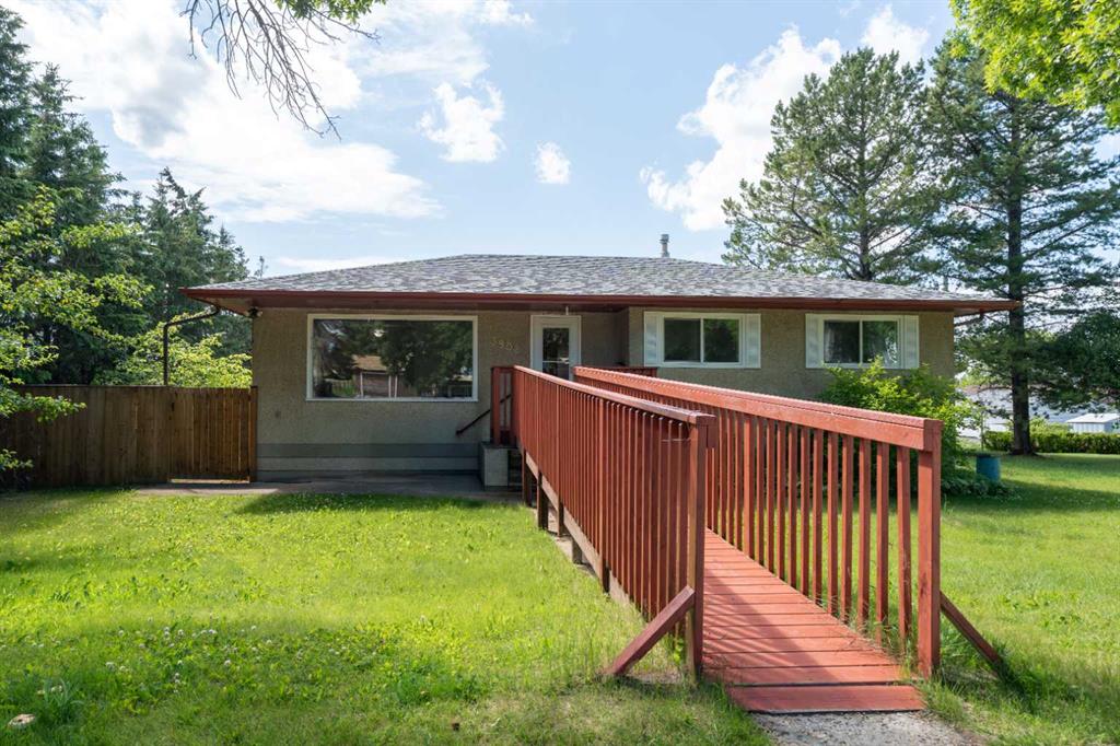 Picture of 3902 45 Street , Ponoka Real Estate Listing