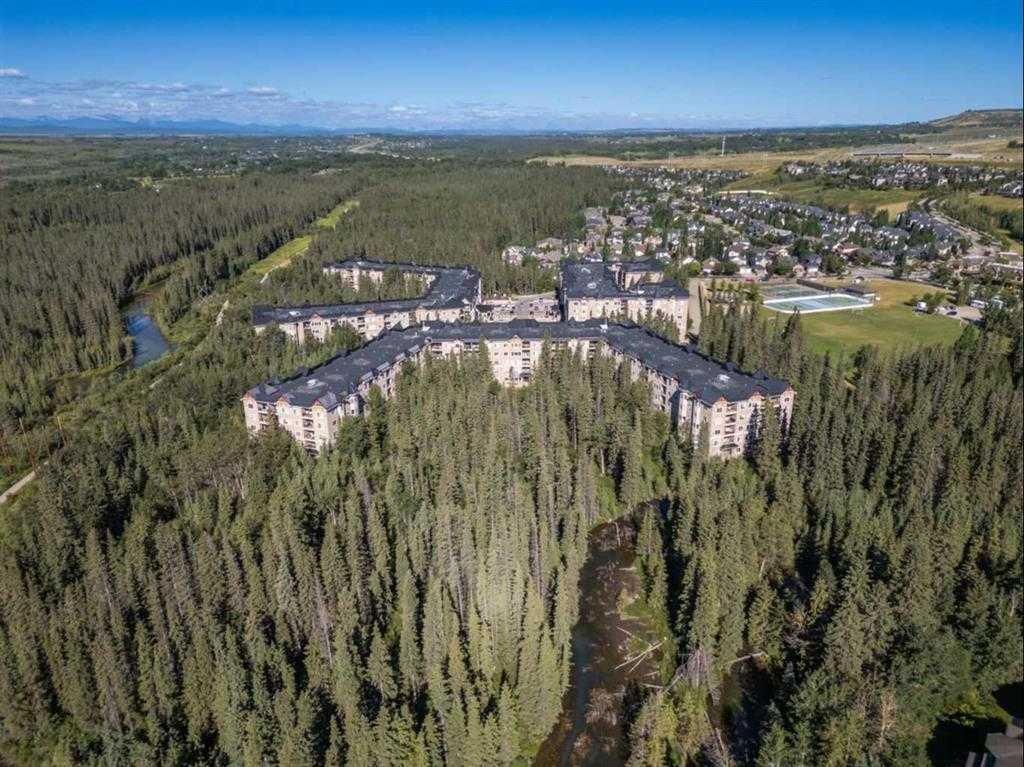 Picture of 218, 30 Discovery Ridge Close SW, Calgary Real Estate Listing