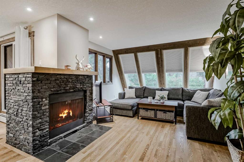 Picture of 13, 828 Coach Bluff Crescent SW, Calgary Real Estate Listing
