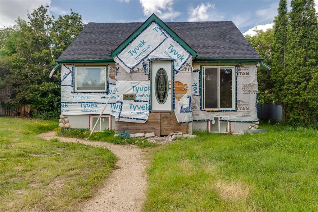 Picture of 4535 Moore Crescent , Red Deer Real Estate Listing