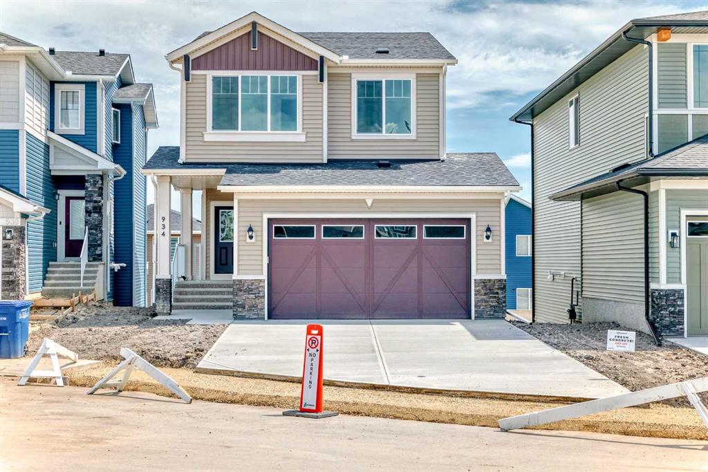 Picture of 934 Bayview Heights SW, Airdrie Real Estate Listing