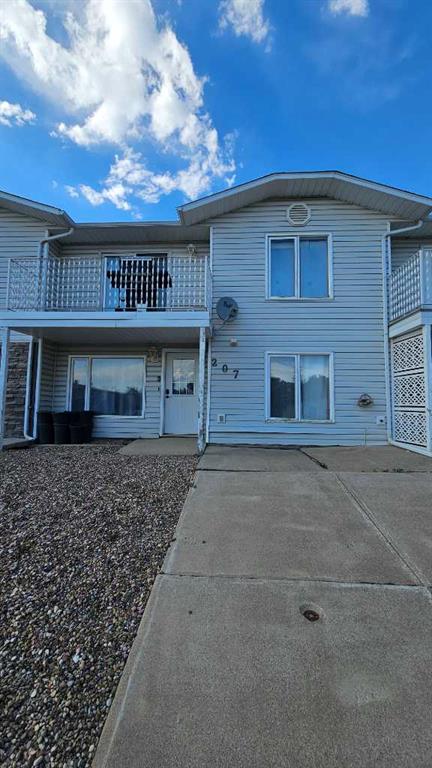 Picture of 207 Centre Avenue NE, Milk River Real Estate Listing