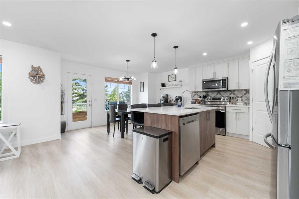 Picture of 185 Coopers Close , Airdrie Real Estate Listing